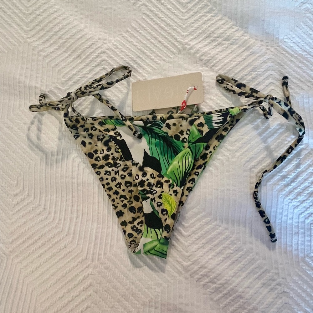 Sigal reversible bikini bottom NWT